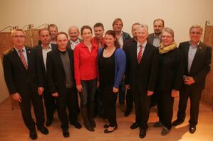 Landrat Günter Kern und Staatsminister Roger Lewentz gratulieren Kreisvorsitzenden Frank Puchtler und dem Vorstand.