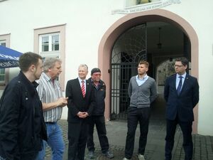 Landratskandidat Frank Puchtler und Stadtbürgermeister Karl-Heinz Lachmann im Gespräch mit Thorsten Schäfer-Gümbel