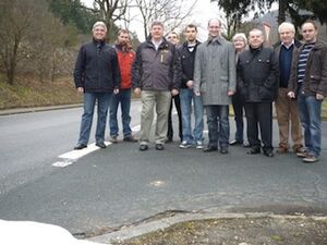 SPD-Fraktion Braubach gemeinsam mit Roger Lewentz (li.) vor Ort in Braubach.
