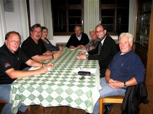Carsten Göller (2.v.r.) im Gespräch mit Vertreter der SPD-Bornich um Eckhard Lenz (Mitte).